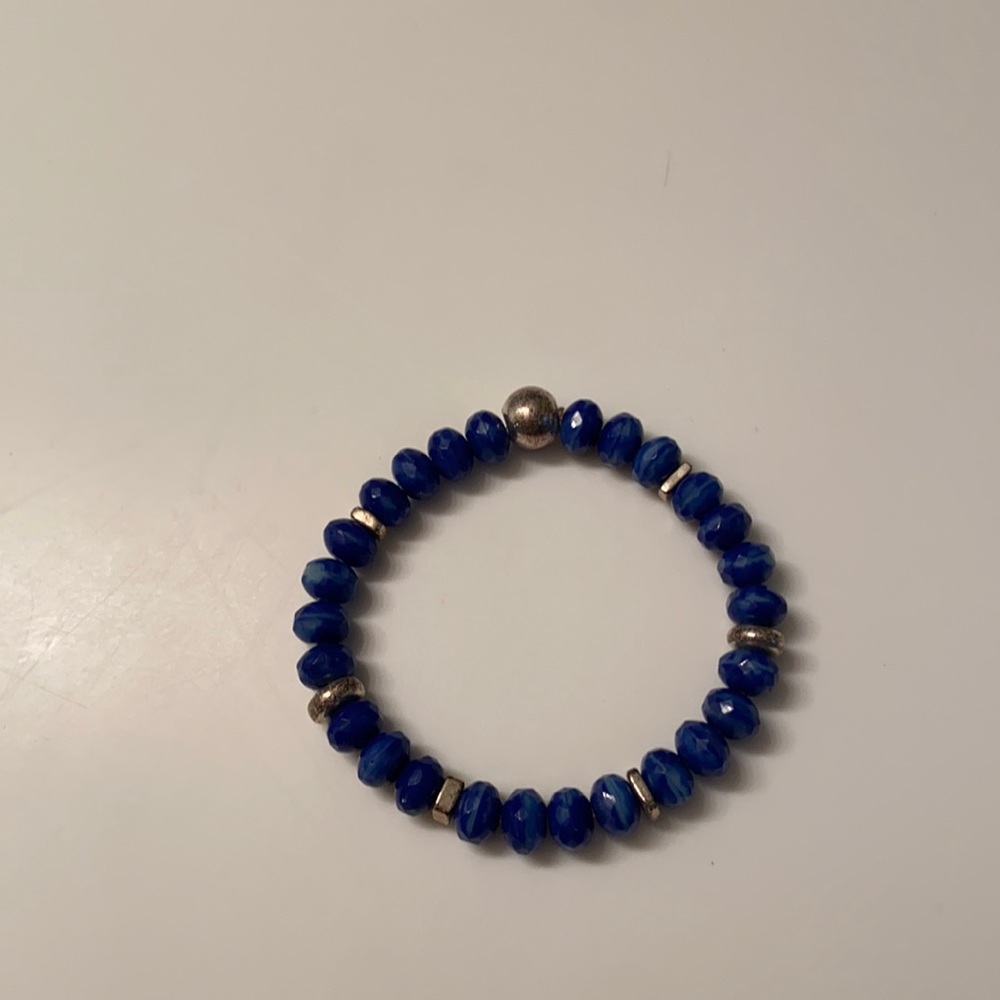 Women’s blue beaded bracelet
